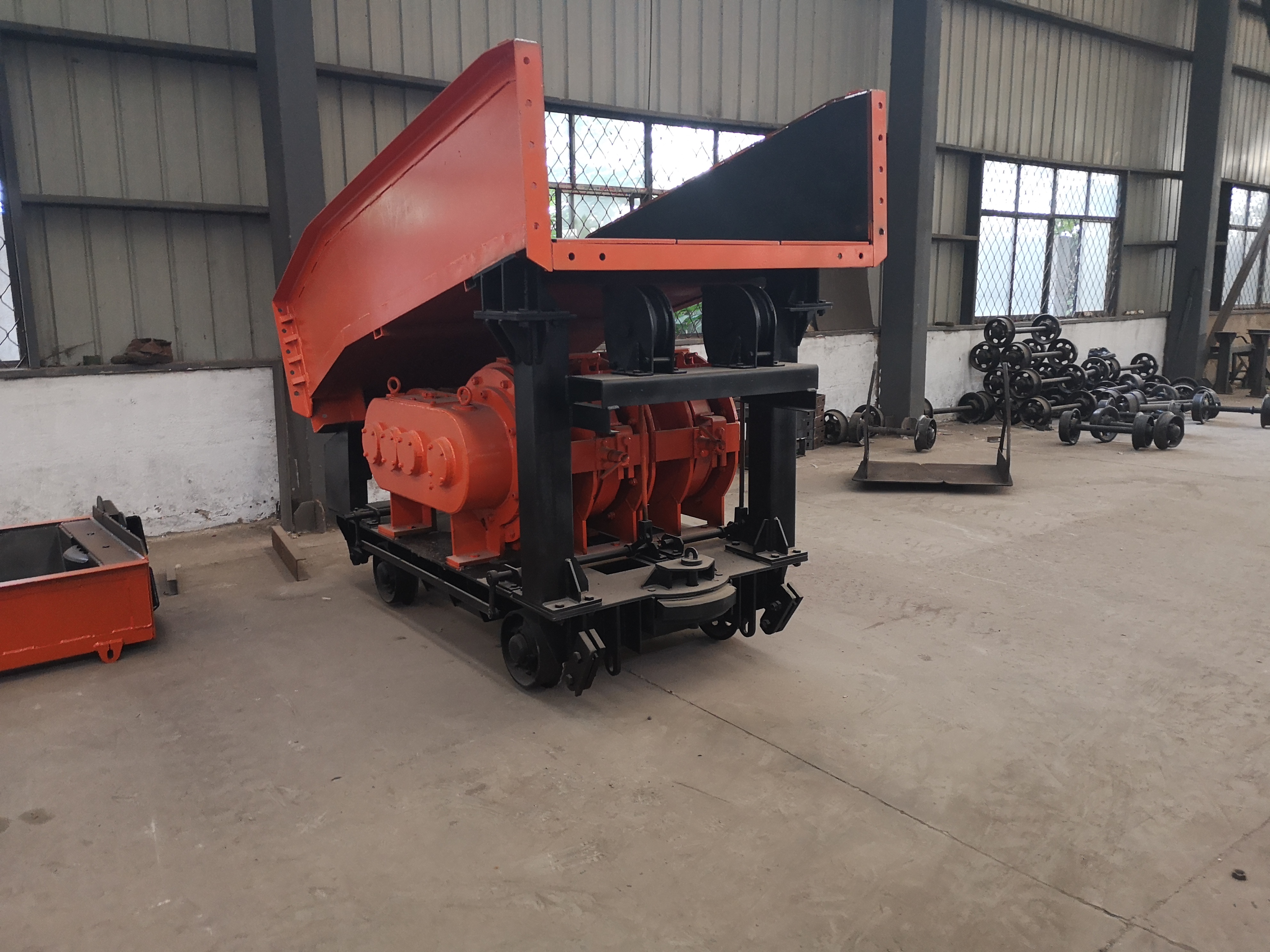 匠心打造，賦能礦山掘進(jìn)！客戶(hù)定制耙斗裝巖機(jī)順利完工待交付